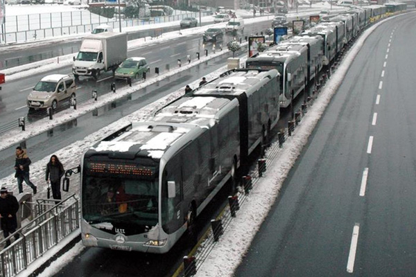 Bahçelievler'de metrobüs kazası