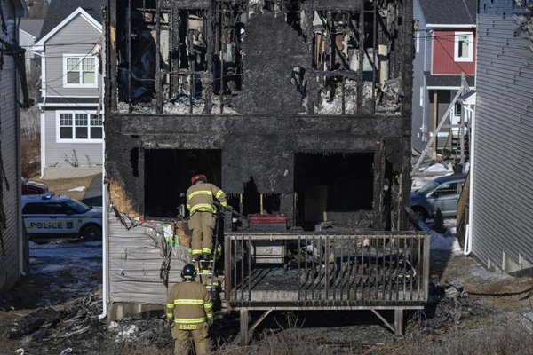 Kanada'da ölen Suriyeli çocukların cenaze töreni katılım sayısıyla dünya gündeminde