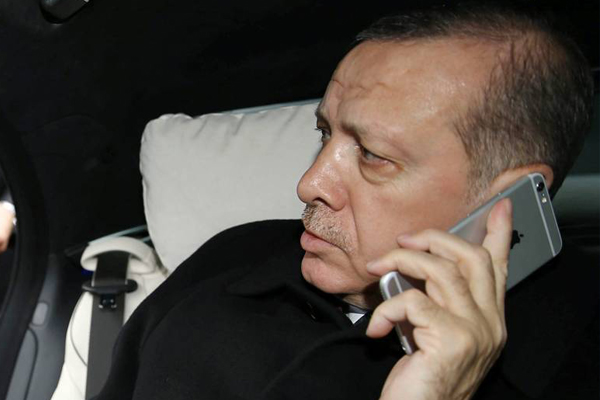 Erdoğan'dan ünlü sanatçıya taziye telefonu