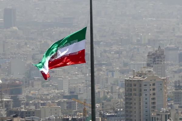 İran'da tutuklu Fransız vatandaşı serbest bırakıldı