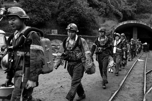 Çin yaşanan deprem madendeki çalışmaları durdurdu