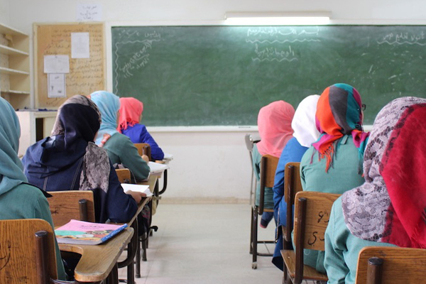 Mısır'da öğrencilere vergi getirildi