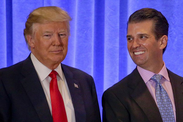 Oğul Trump: Chicago'da Trump kasketi takanı iki saniyede vururlar