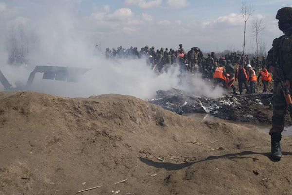 Hindistan savaş uçağı Cammu Keşmir’e düştü