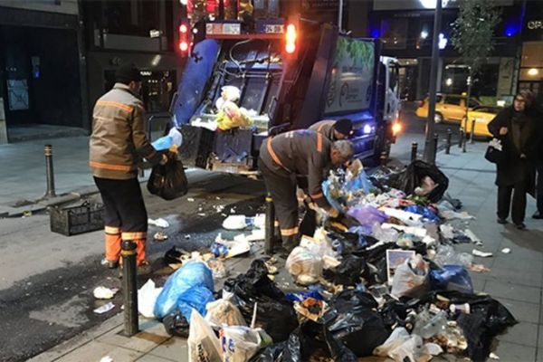 Şişlideki çöp yığınları toplandı