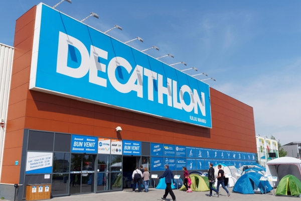 Fransız spor mağazasından başörtü kararı