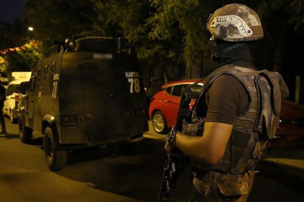 ADANA'da 600 polisle torbacı operasyonu