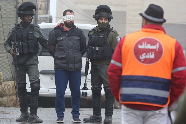 İsrail askerlerinden Ramallah'a baskın