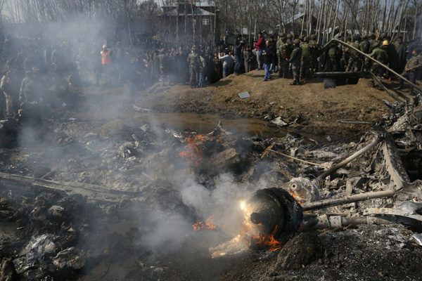 BAE ve Bahreyn'den Pakistan kararı: Uçuşlar iptal