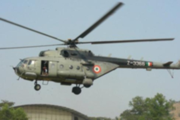 Hindistan'a ait helikopter düştü: Ölüler var