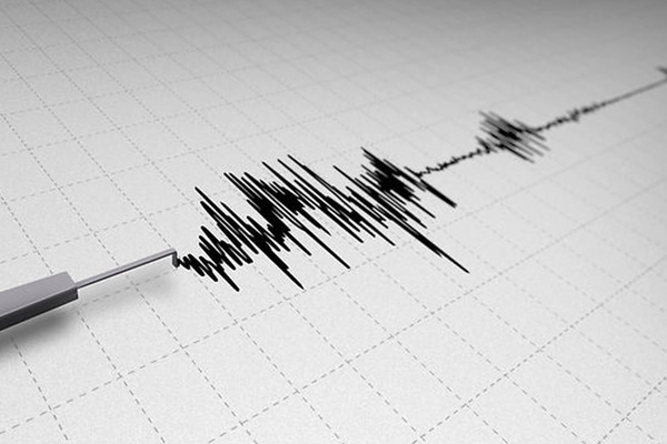 Endonezya'da 5,6 büyüklüğünde deprem