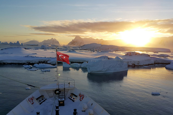 Türkiye'nin Antartika'da ilk meteoroloji gözlem istasyonu kurulumu