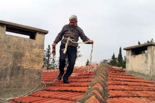 Kendi imkanlarıyla okulu yenilediler