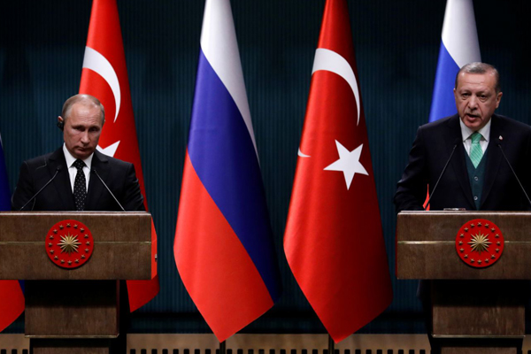 Le Monde: Türkiye ile Rusya farklı görüşlere rağmen güven ilişkisi kurdu