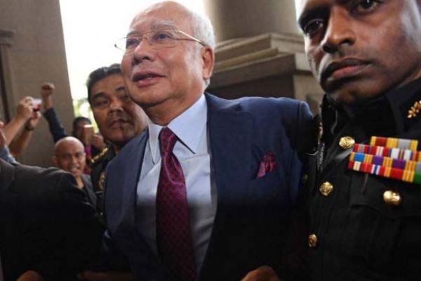 Muhalefete rüşvet iddiası