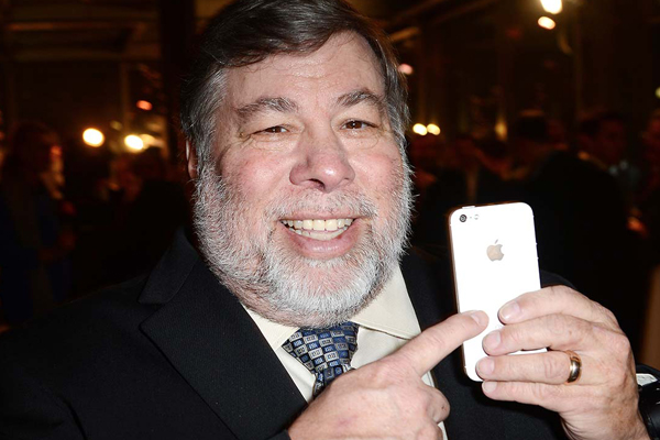 Apple CEO'sunda katlanabilir telefon açıklaması