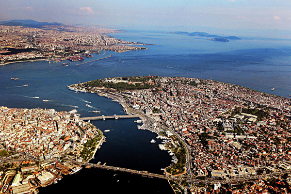 'Bu binaları yapan müteahhitler katil midir?'