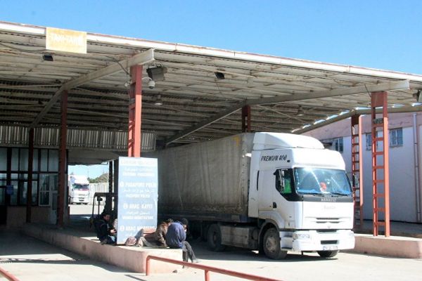 Türkiye'ye ait TIR'lar 8 yıl sonra Suriye’ye geçecek