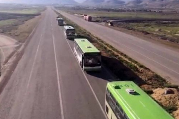 Rusya, Suriye’deki Rukban kampına 15 otobüs gönderdi