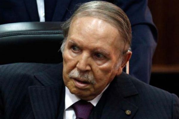 Din alimleri de, Buteflika'ya bayrak açtı