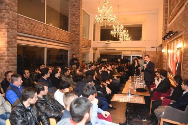 Yücel Yılmaz, gençlerle buluştu