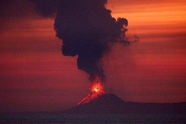 Endonezya'da yanardağı uyarısı