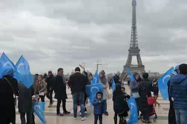 Doğu Türkistan’daki zulm Paris’te kınandı