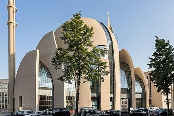 Almanya imamlara Almanca şartı getiriyor