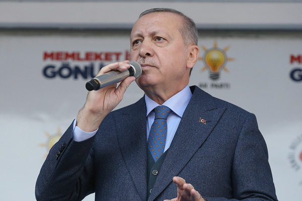 Erdoğan: Ekonomimize faizle saldıranlar pusuda bekliyor