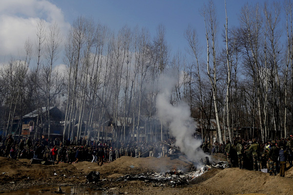 Pakistan, Hint uçağını ABD F-16'sıyla mı düşürdü?