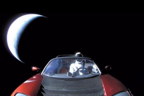 Elon Musk'ın uza aracından yeni rekor