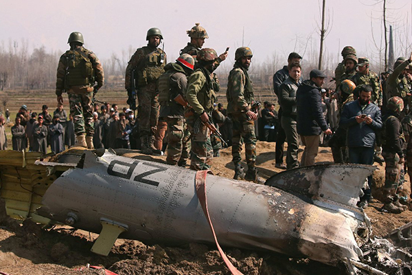 Hindistan'dan acı itiraf: Savaş çıkarsa 10 günlük yetecek cephanemiz var