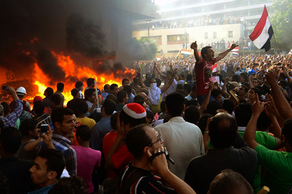 Washington Post merak ediyor:  Yolda yeni bir Arap  Baharı var mı?