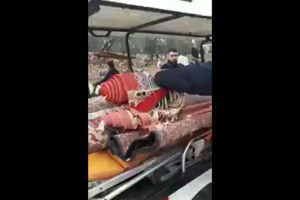 İsrail polisi Mescid-i Aksa'da dışarı halı sermek isteyenlere izin vermedi