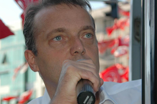 Cem Uzan Türkiye'ye dönüyor mu?