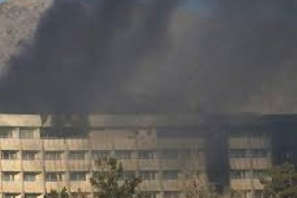 Afganistan'da ABD'li şirketin binasına bombalı saldırı