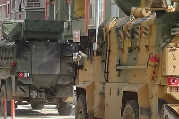 Sınıra askeri sevkiyat