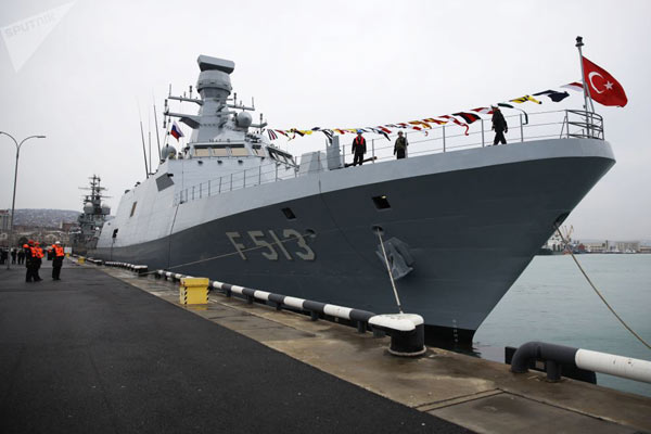 Türk savaş gemileri Rusya’da