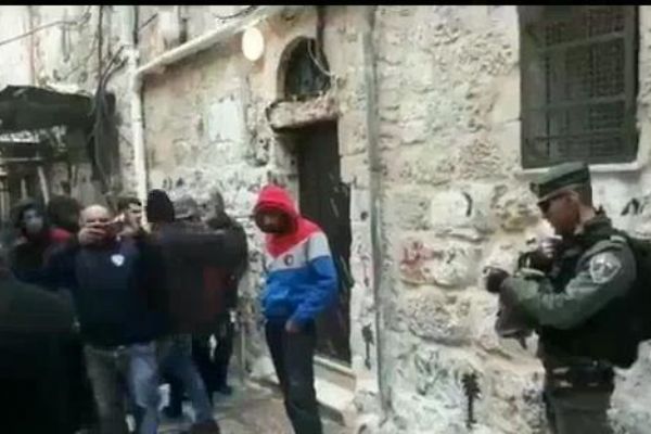 Yahudi yerleşimciler Filistinlilere ait eve el koydu