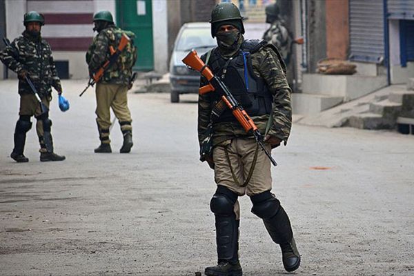 Hindistan Cammu Keşmir bölgesinde bombalı saldırı