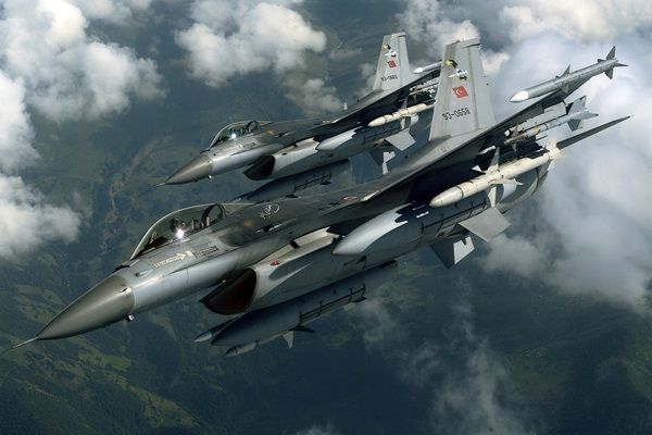 Irak'ın kuzeyine hava harekatı