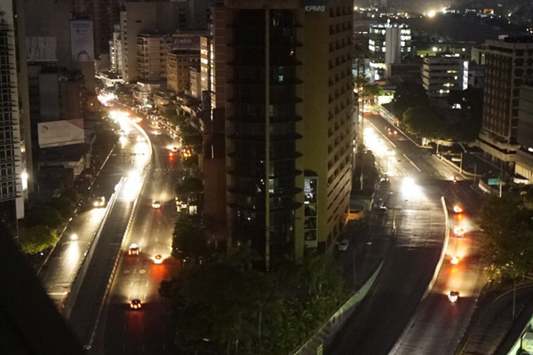 Venezuela'da şüpheli elektrik kesintisi: Tüm ülke karanlıkta kaldı