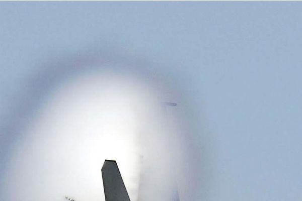 Süpersonik uçaktan yayılan şok dalgaları kayıt altına alındı