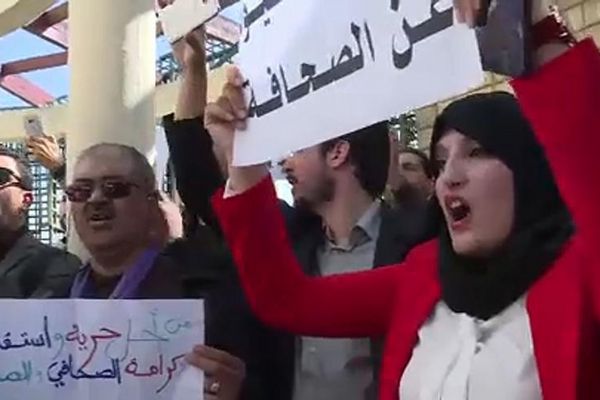 Cezayir'de avukatlar Bouteflika karşıtı protestolara katıldı
