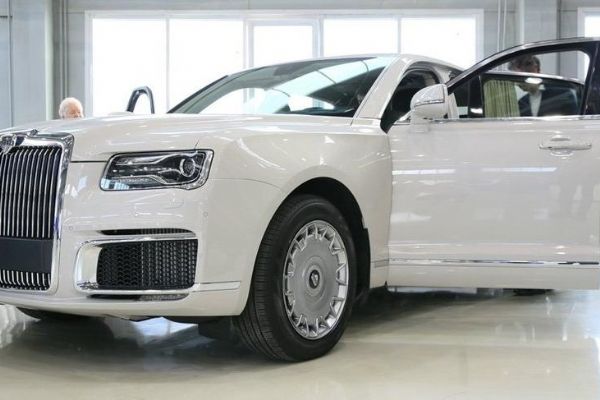 Putin'in limuzini Avrupa'da görücüye çıktı