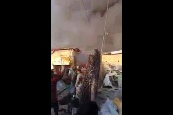 Hindu çeteler ve Hint polisi Müslümanların mahallesini yaktı