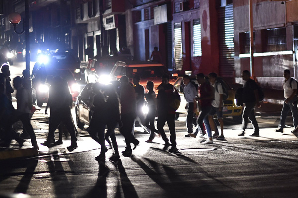 Venezuela'da elektrik krizi yeniden başladı