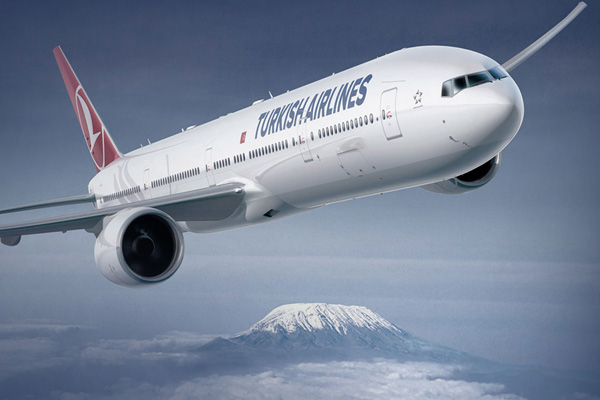 Türbülansa giren uçakta kule ve pilotun konuşması