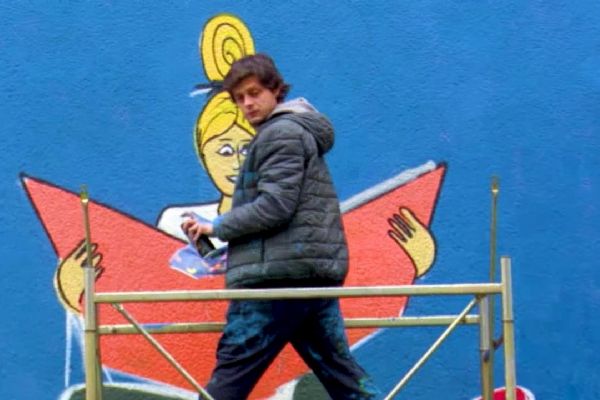 Bosna-Hersek'teki grup barışın tam anlamıyla sağlanması için  graffiti yapıyor