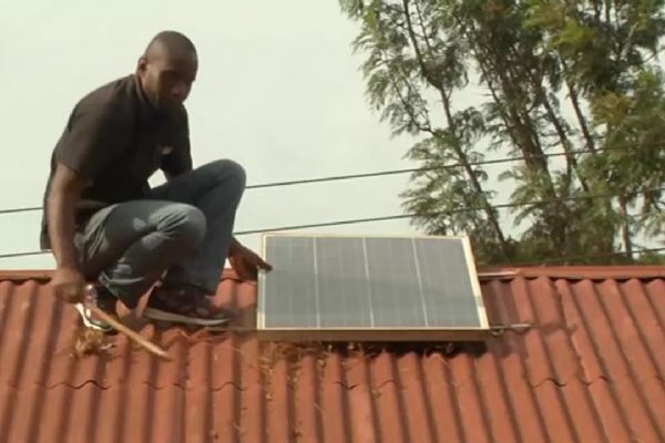 Kenya'da halka ücretsiz elektrik verilecek